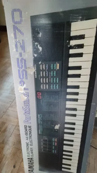 Teclado Yamaha PSS-270 Portasound