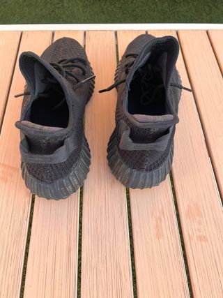 Yeezy hombre negras
