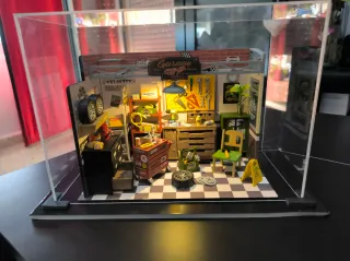 Maqueta Taller Mecánico Montado con Luz .