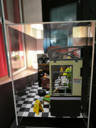 Maqueta Taller Mecánico Montado con Luz .