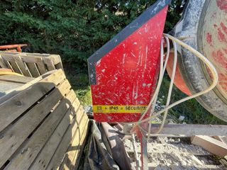 Hormigonera Profesional Roja