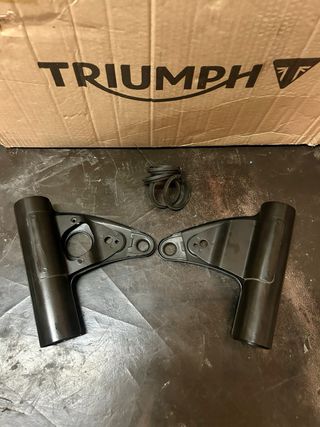 Staffe supporti Faro Anteriore Triumph Bonneville