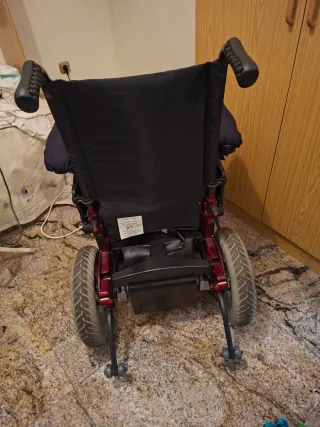 Silla de ruedas eléctrica poco uso
