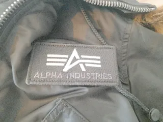 Chaqueta Alpha Industries Verde Militar