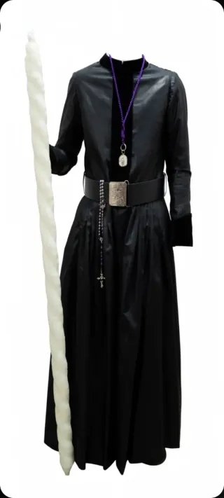 Vesta Semana Santa Saguntina Niño