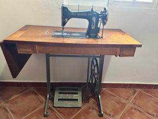 Máquina de coser Sigma antigua