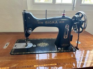 Máquina de coser Sigma antigua
