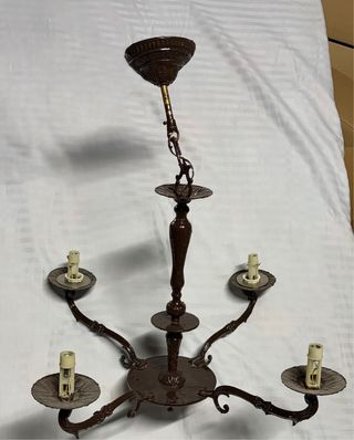 Lámpara colgante de metal marrón