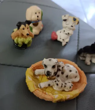 Lotto piccole statuine cagnolini in ceramica