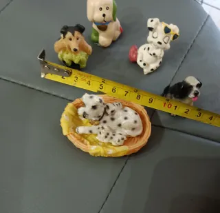 Lotto piccole statuine cagnolini in ceramica