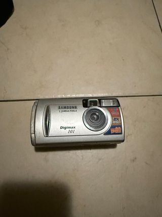 Samsung Digimax 101 – Fotocamera Vintage Y2K