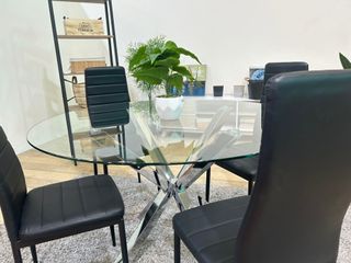 Mesa Redonda 120cm con Sillas Polipiel