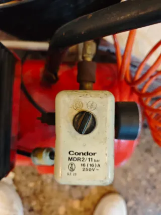 Compresor Einhell 25L 2HP 8 bar + pistola