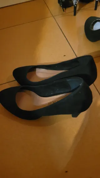 Sandalias doradas y blancas mujer