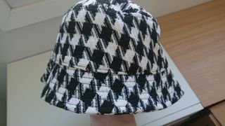 Gorro Yeye Blanco y Negro