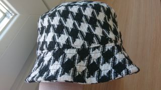 Gorro Yeye Blanco y Negro