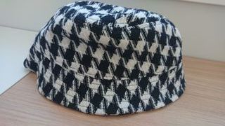 Gorro Yeye Blanco y Negro