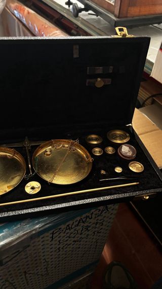 Balanza de precisión antigua