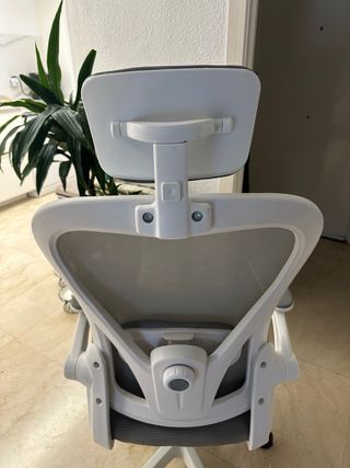 Silla de oficina ergonómica gris