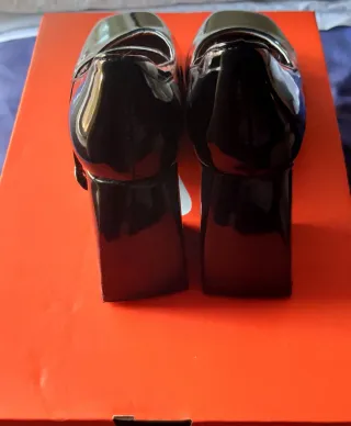 Zapatos Bratz negros charol