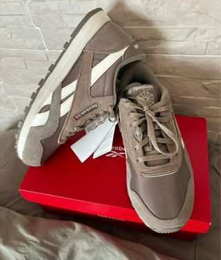Zapatillas Reebok en Gris T.37 con etiqueta
