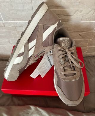 Zapatillas Reebok en Gris T.37 con etiqueta