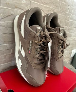 Zapatillas Reebok en Gris T.37 con etiqueta