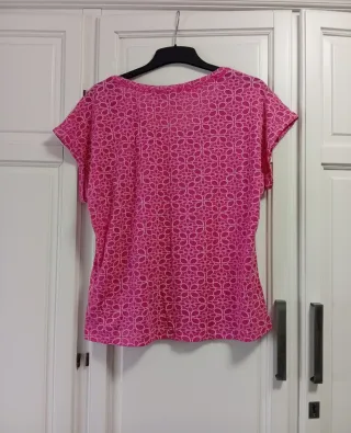 Camiseta rosa de Encuentro