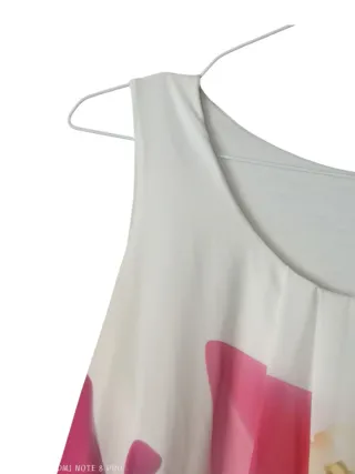 Vestido blanco con flores rosas