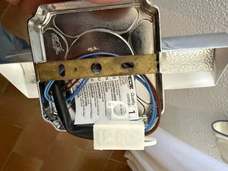 Lampada da parete in metallo argentato