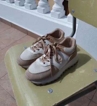 Zapatillas mujer beige y blanco Talla 37