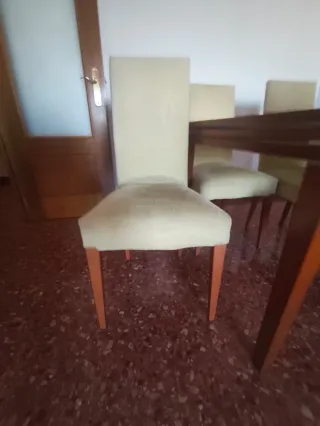 Mesa comedor extensible color cerezo + 6 sillas