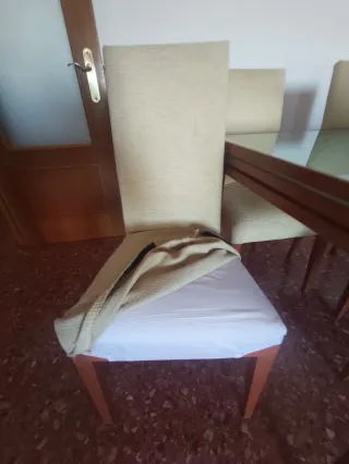 Mesa comedor extensible color cerezo + 6 sillas