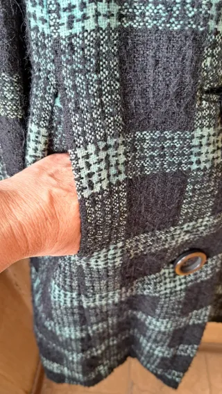 Abrigo vintage cuadros negro y verde