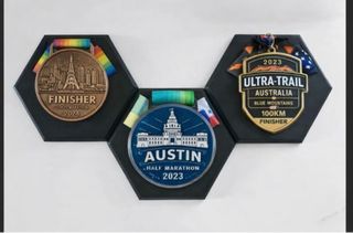 8 Portamedaglie esagonali per appendere medaglie