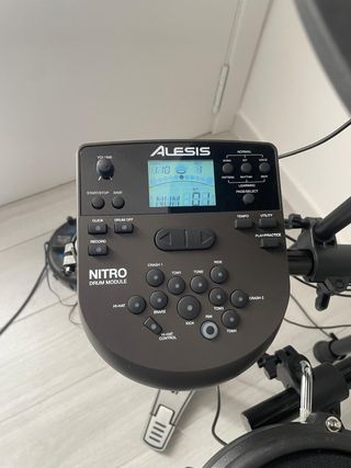Alesis Nitro Mesh Kit Batería Electrónica