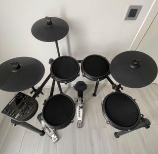 Alesis Nitro Mesh Kit Batería Electrónica