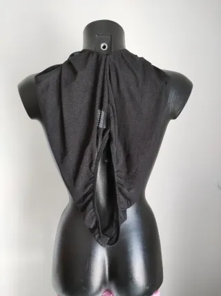 Body semitrasparente con apertura sul basso