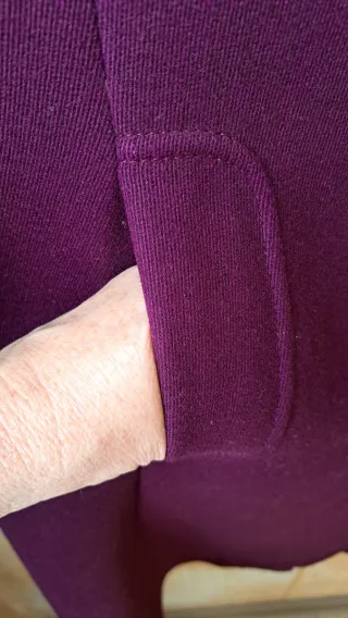 Abrigo clásico tono burdeos