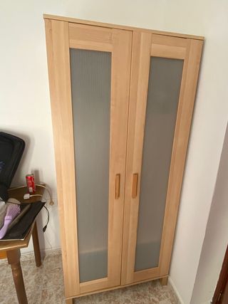 Armario 2 puertas. Madera y cristal. IKEA Aneboda.