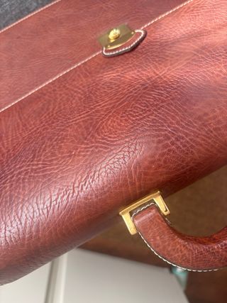 Maletín de piel marrón