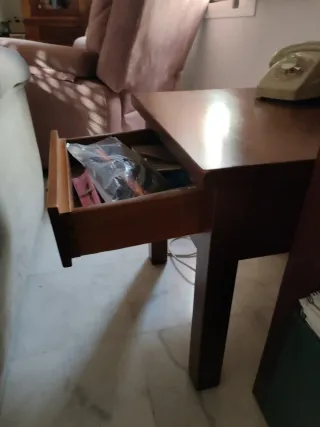 Mesita de salón con cajón