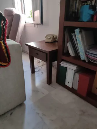 Mesita de salón con cajón