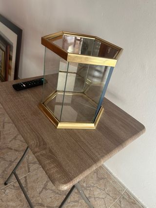 Vitrina Hexagonal Vintage Dorada
