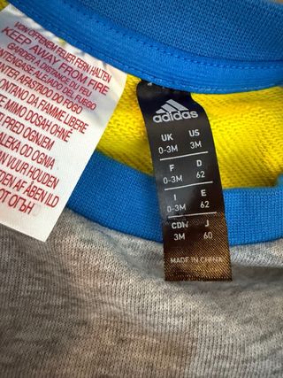 Mono Adidas Lego Gris y Amarillo 3 años