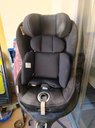 Silla de coche giratoria negra