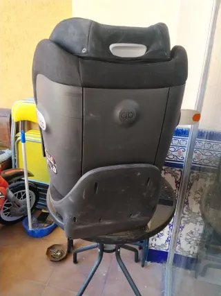 Silla de coche giratoria negra