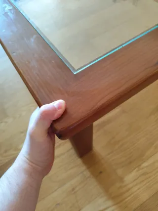 Mesa de centro de madera y cristal