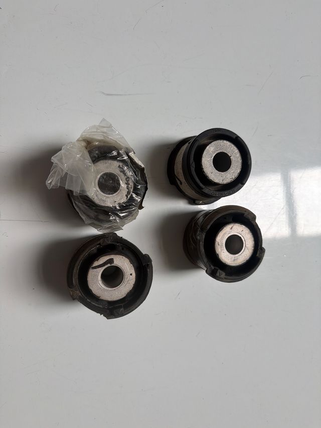 4x SOPORTE GOMA TRASEROS BMW E46 X3 Z4