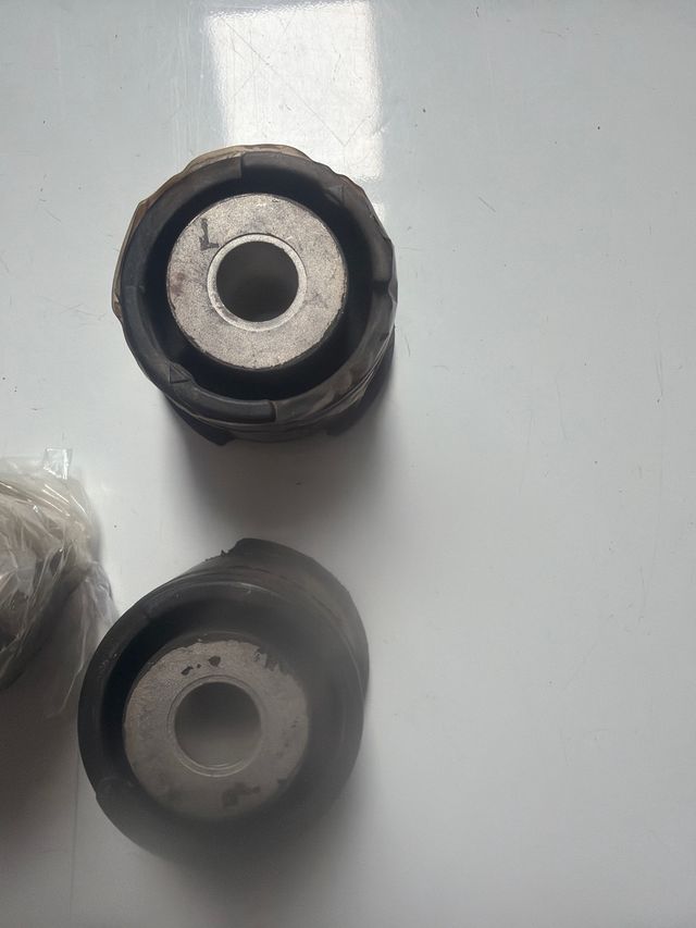 4x SOPORTE GOMA TRASEROS BMW E46 X3 Z4
